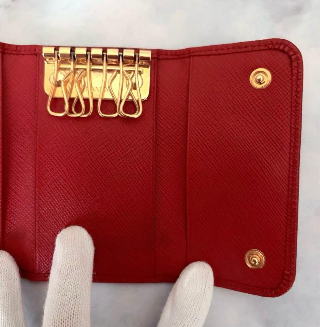 PRADA プラダ6連キーケース