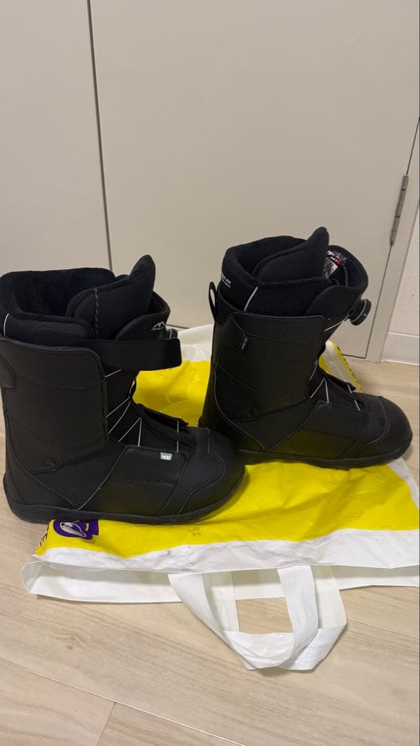 HINO　スノーボードブーツ、スノーボードセット