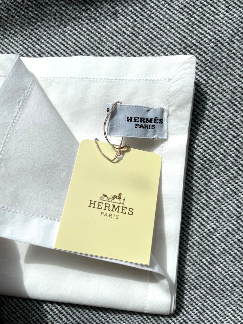【未使用】HERMESエルメス ハンカチ Hロゴ刺繍　ホワイト　白　コットン