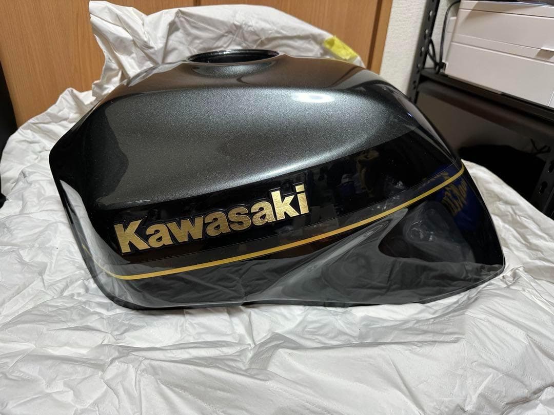 カワサキ　ZRX1200ダエグ　純正　タンク