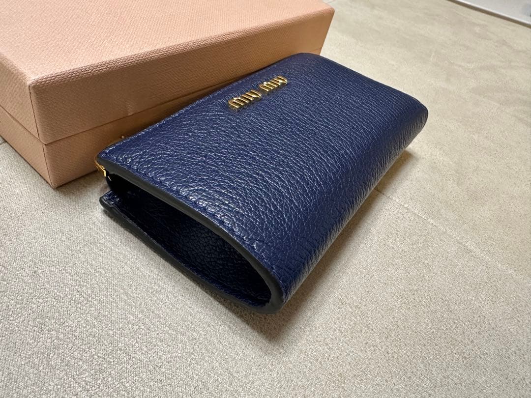 miu miu ネイビー レザー キーケース