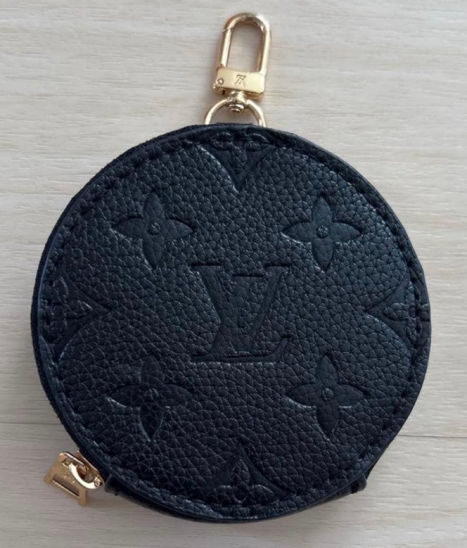 る*の様 ルイヴィトン ケース