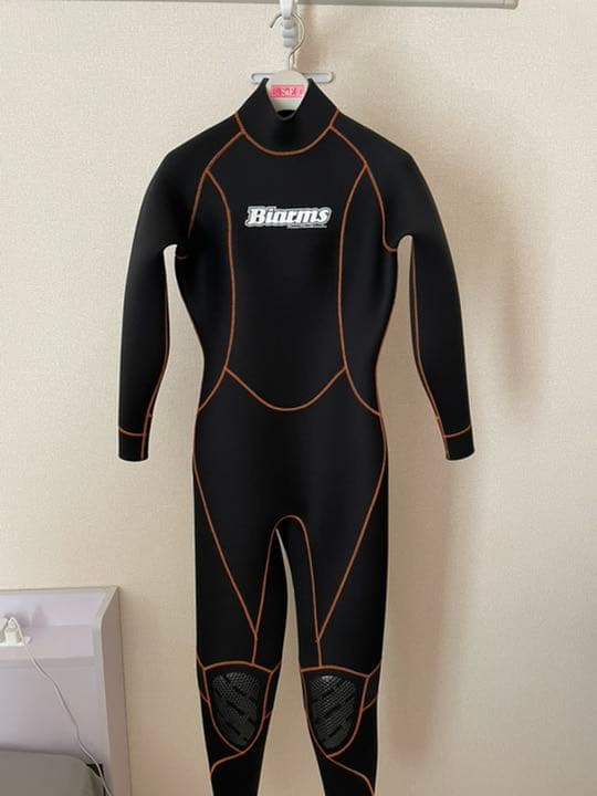 ウェットスーツ　新品未使用