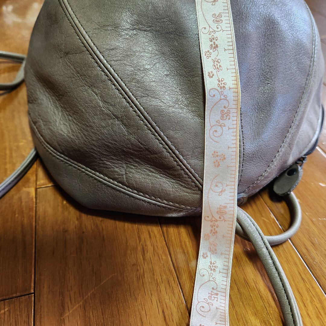 ヨーガンレール　ラグビーボールショルダーバッグ　グレージュ