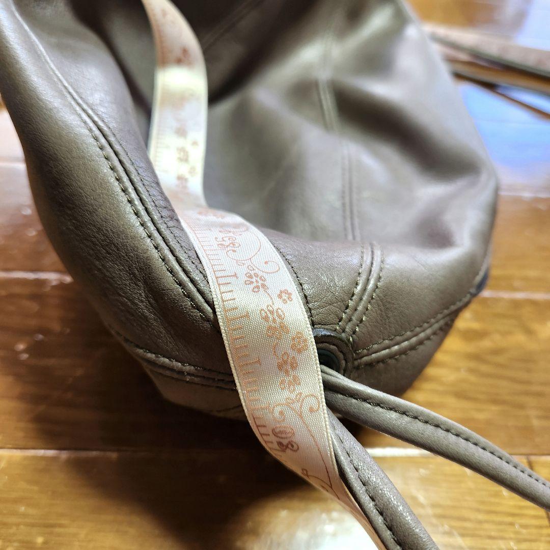 ヨーガンレール　ラグビーボールショルダーバッグ　グレージュ