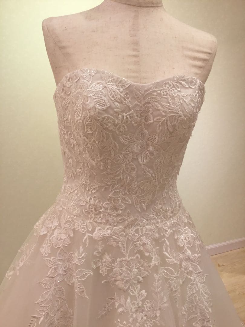 1*5様 オフホワイトウェディングドレス Aライン レース装飾