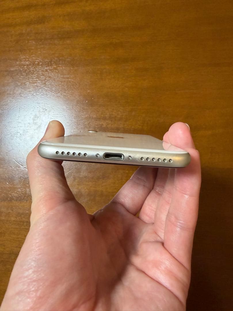 iPhone SE3 128GB スターライト