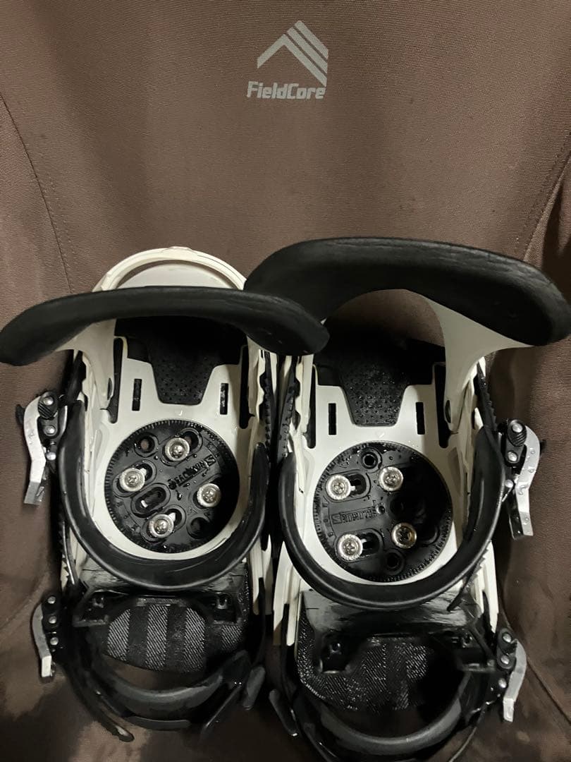 Salomon dirtrict Mサイズ 23-24