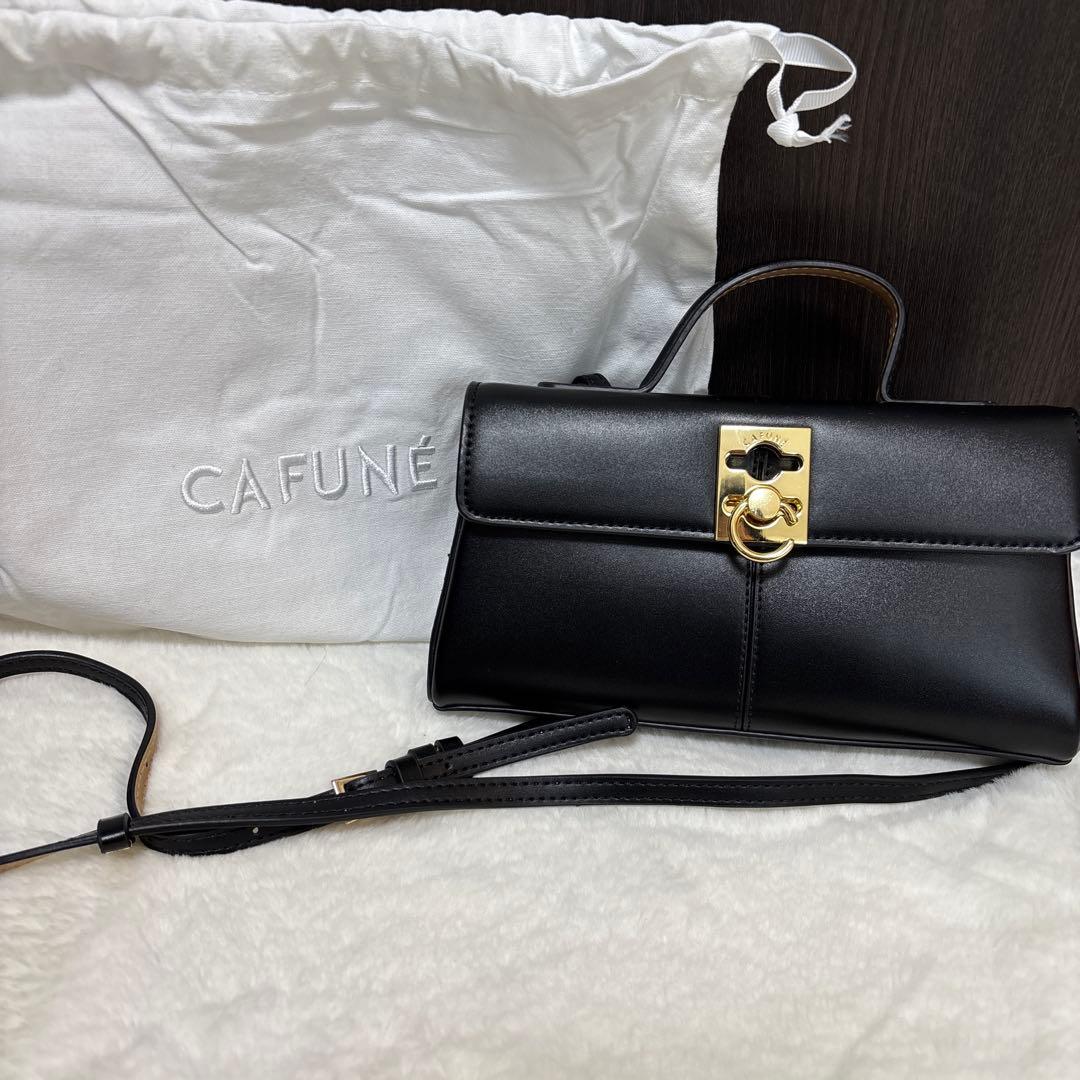 カフネ　ミディアムスタンス　スタンスウォレット　ブラック