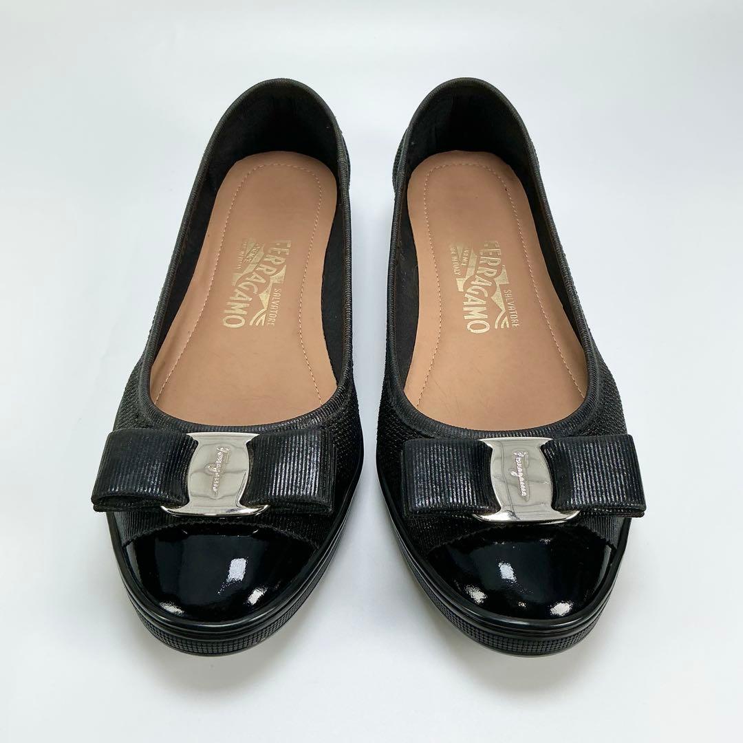 SALVATORE FERRAGAMO　フラットシューズ　ヴァラリボン　エナメル