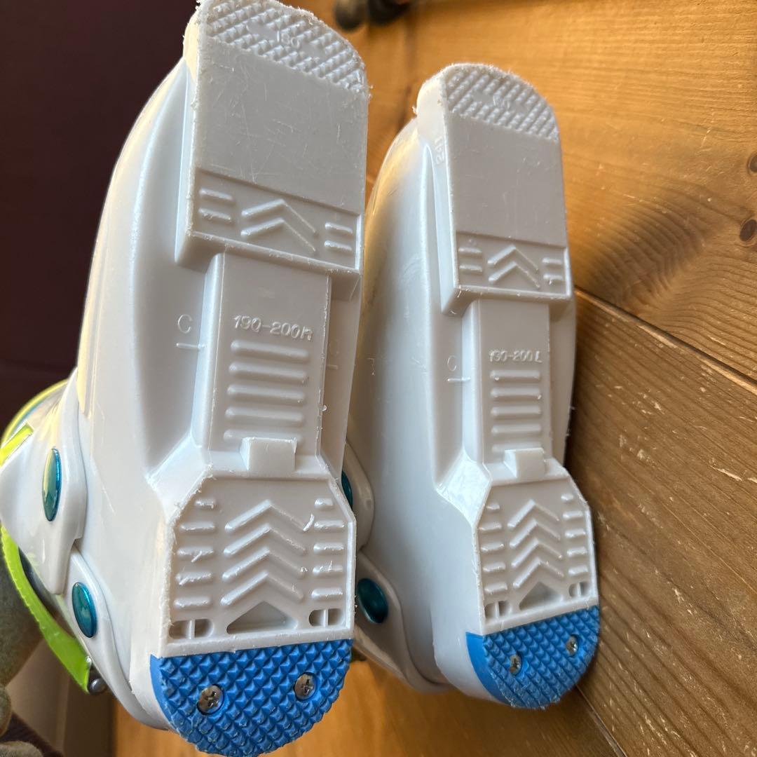 ジュニアスキー4点セット 板、ビンディング、ブーツ、ストック付き 19㎝ 20㎝