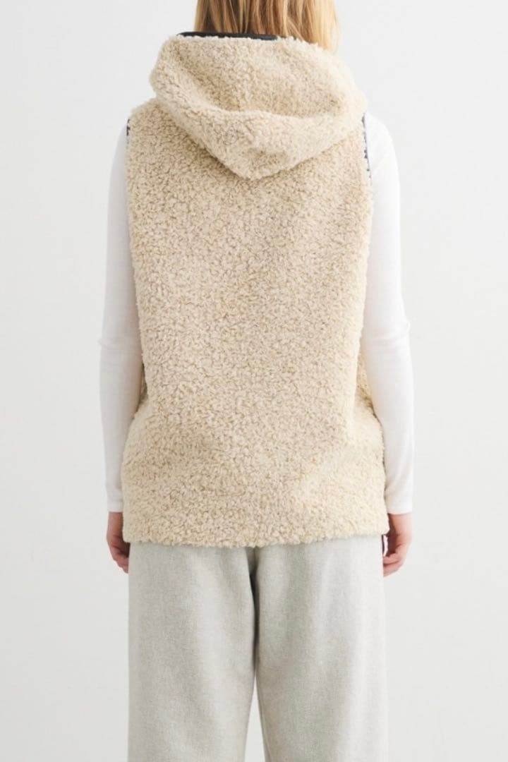 N*O様 スリードッツ　プードルボア　フーディベスト　グレイ