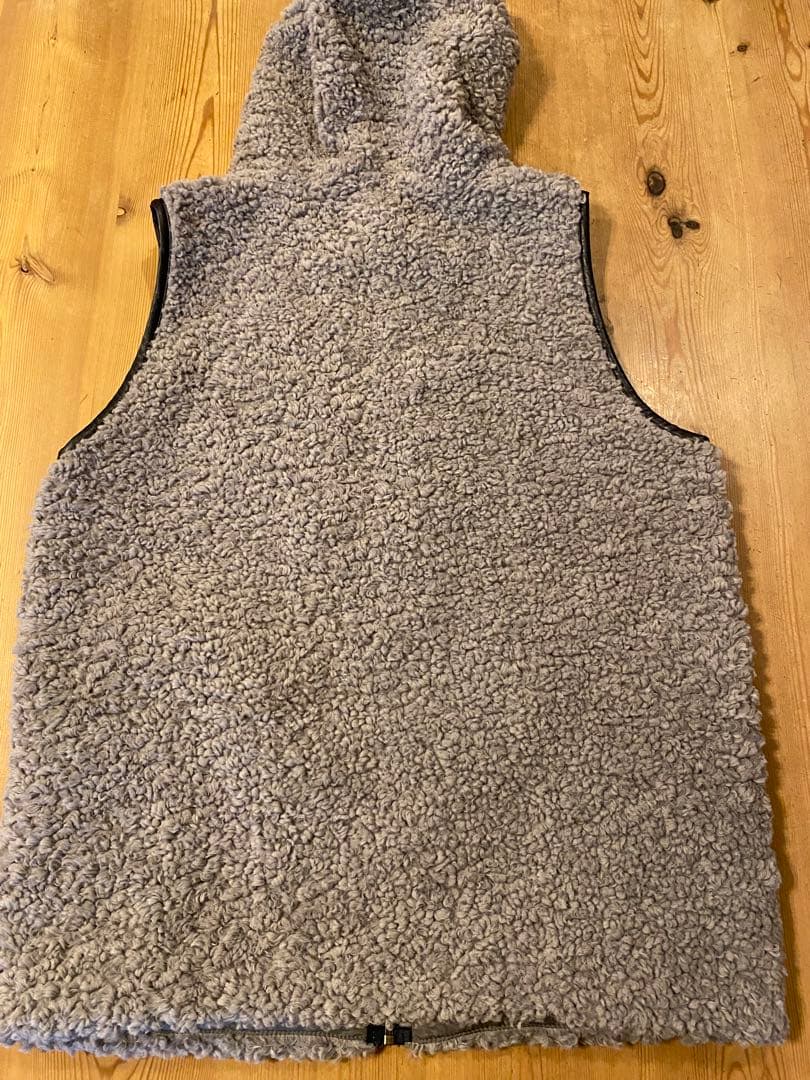 N*O様 スリードッツ　プードルボア　フーディベスト　グレイ