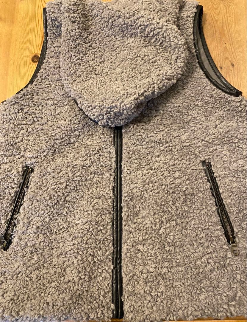 N*O様 スリードッツ　プードルボア　フーディベスト　グレイ