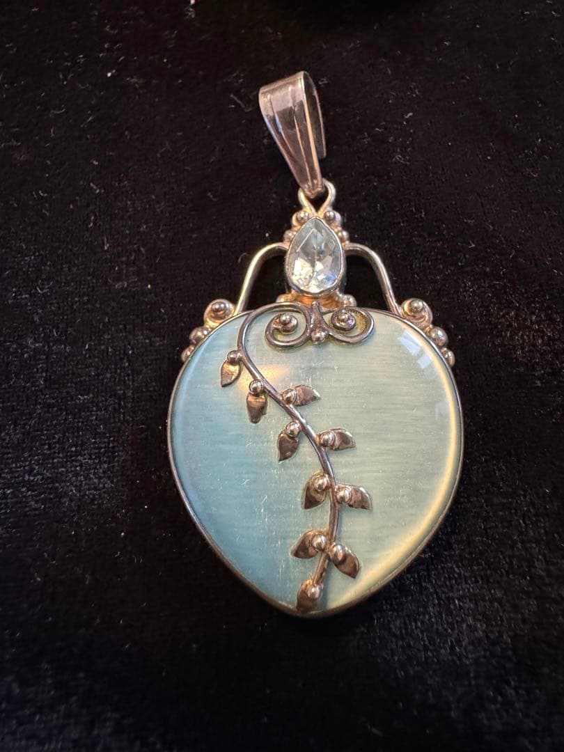 シャンカリジュエリーハート型シルバーペンダント 青色石付き