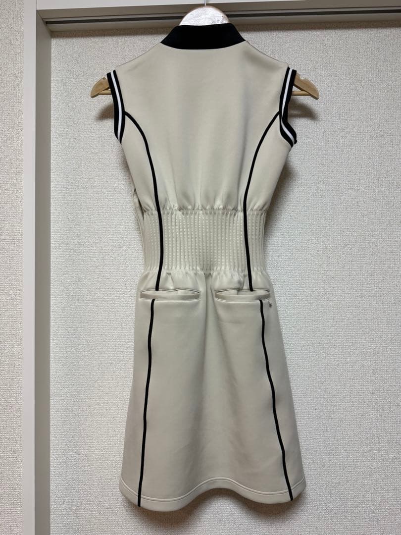 TaylorMade レディース ゴルフ ワンピース M ベージュ