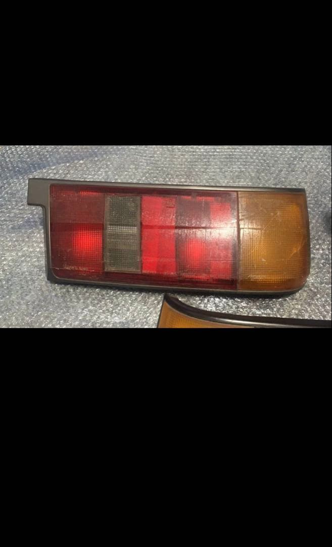 AE86前期3ドアレビンテールライト