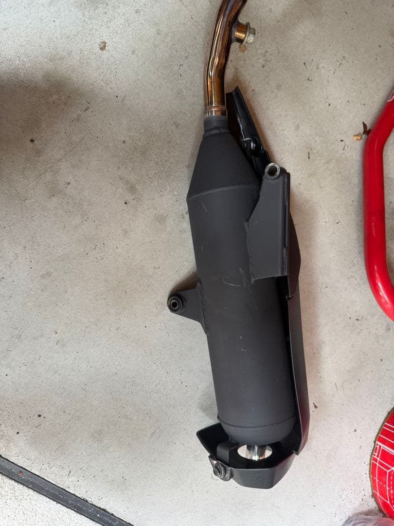 シグナスX 4型　5型　200ccオーバー　隔壁マフラー