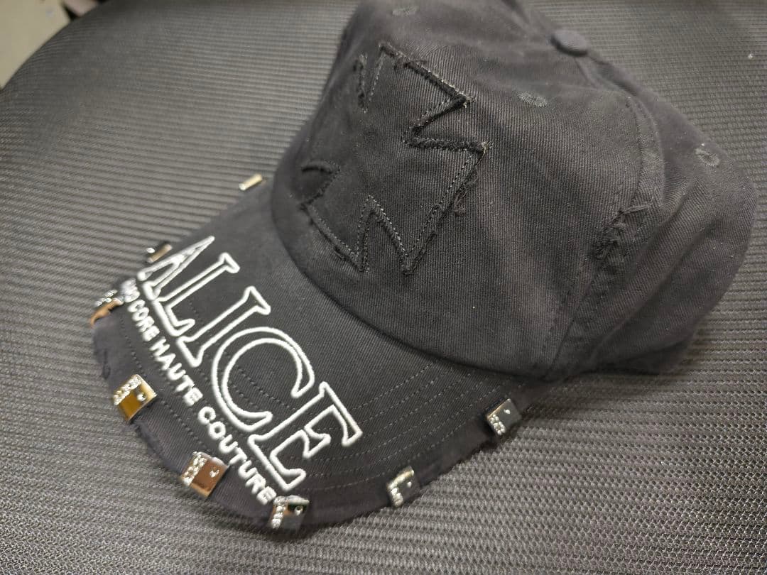 Alice Hollywood クロス刺繍キャップ ユニセックス