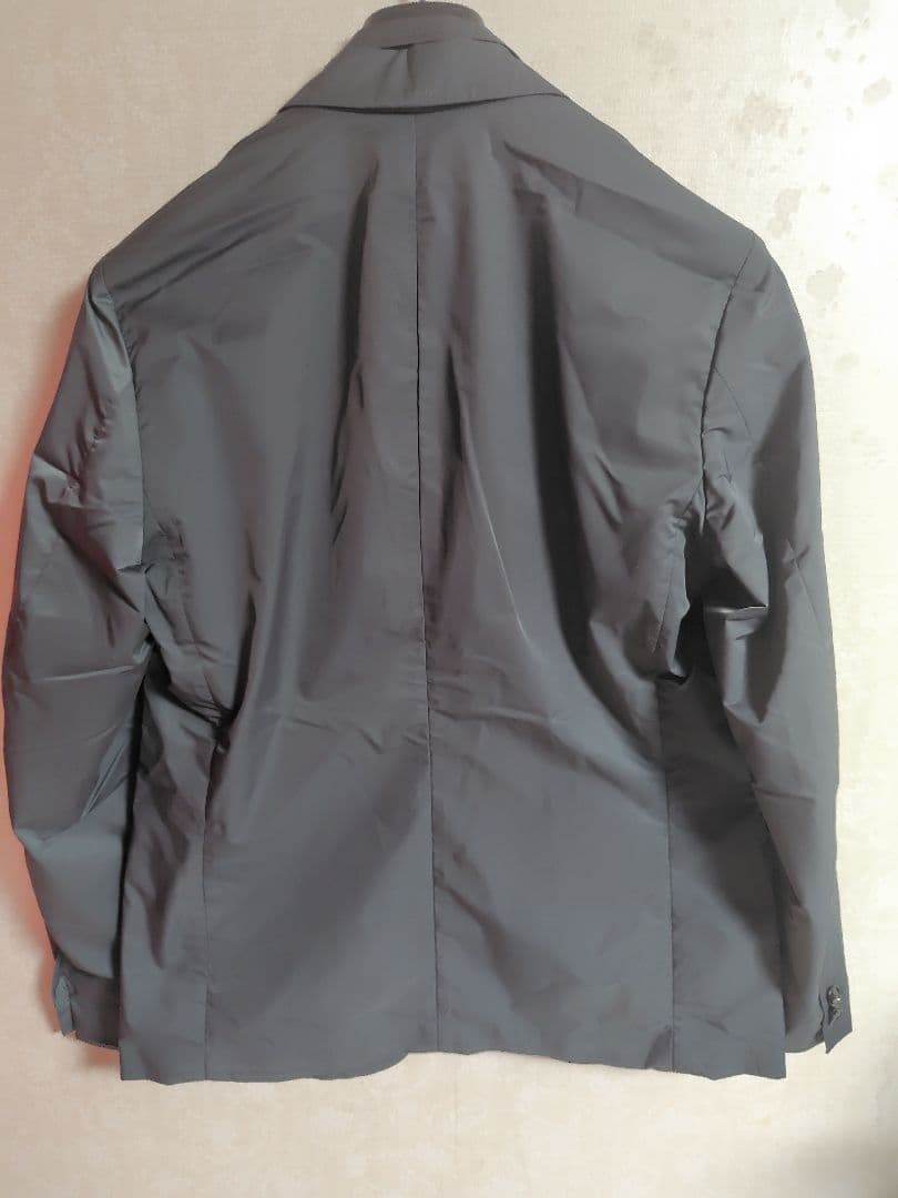 新品・未使用　EMPORIO ARMANI　テーラードジャケット取り外し可能