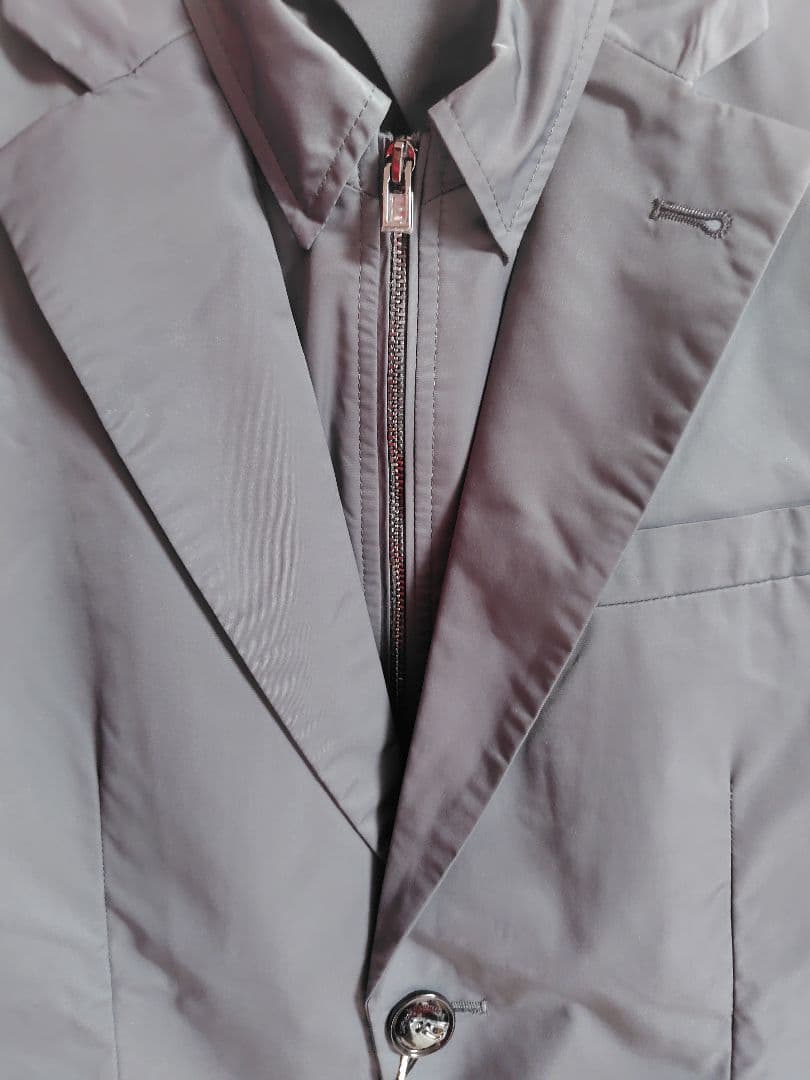 新品・未使用　EMPORIO ARMANI　テーラードジャケット取り外し可能