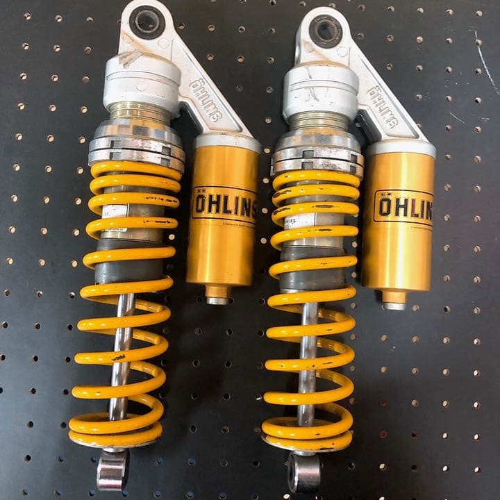 サスペンション　オーリンズ