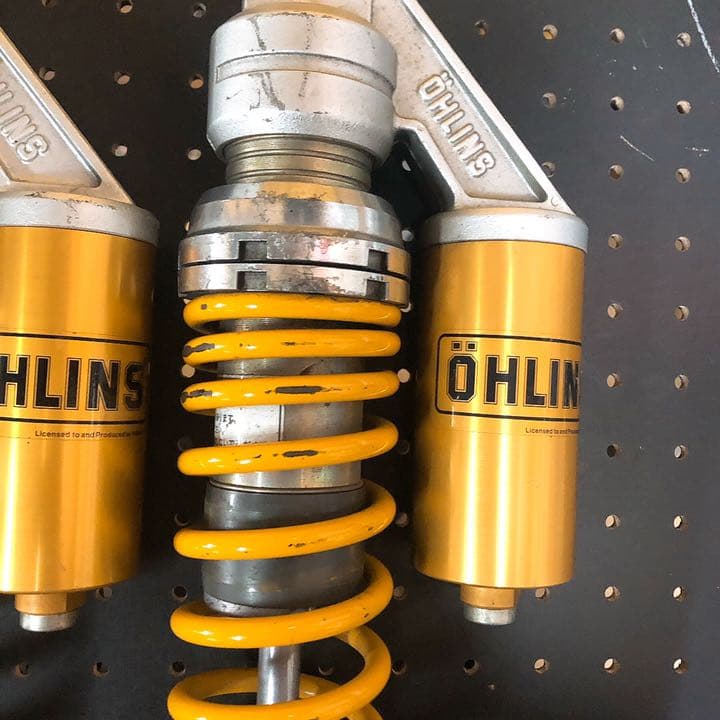 サスペンション　オーリンズ