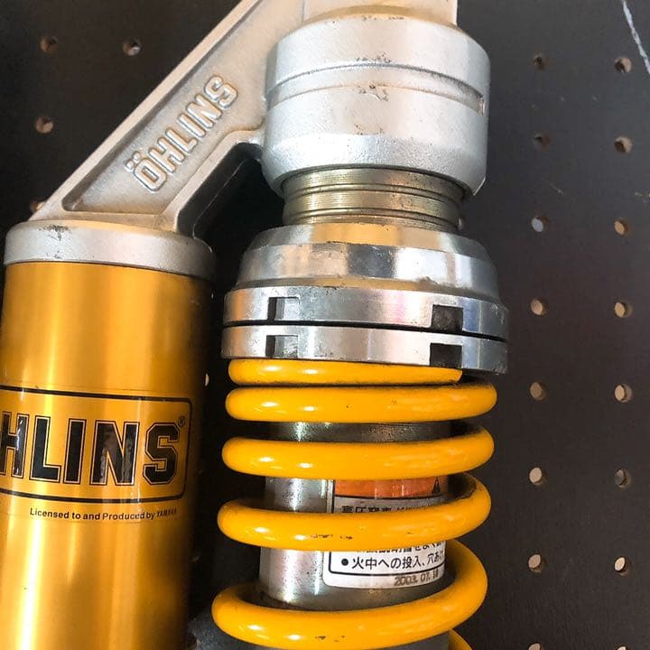 サスペンション　オーリンズ