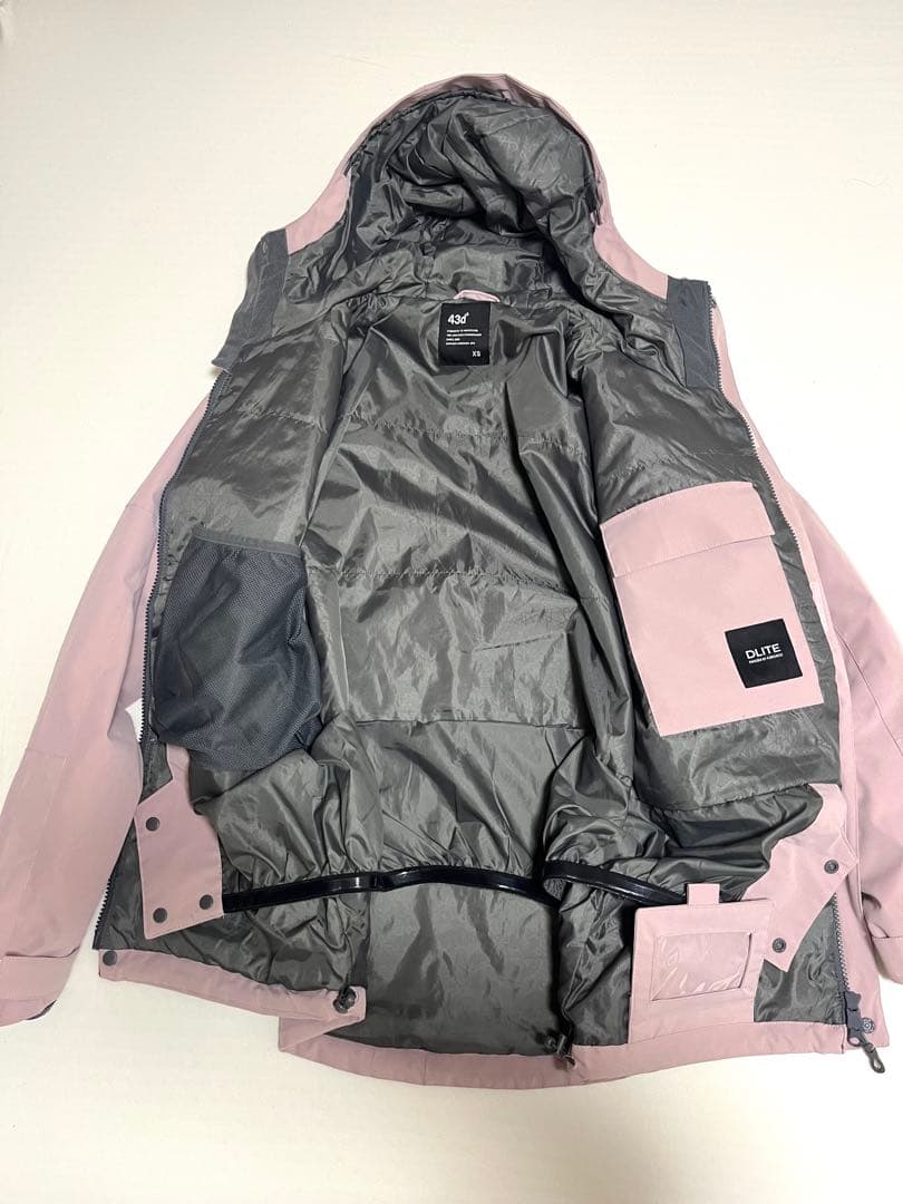女性用スノーボードウェア上下セット　DLITE ピンク　ホワイト