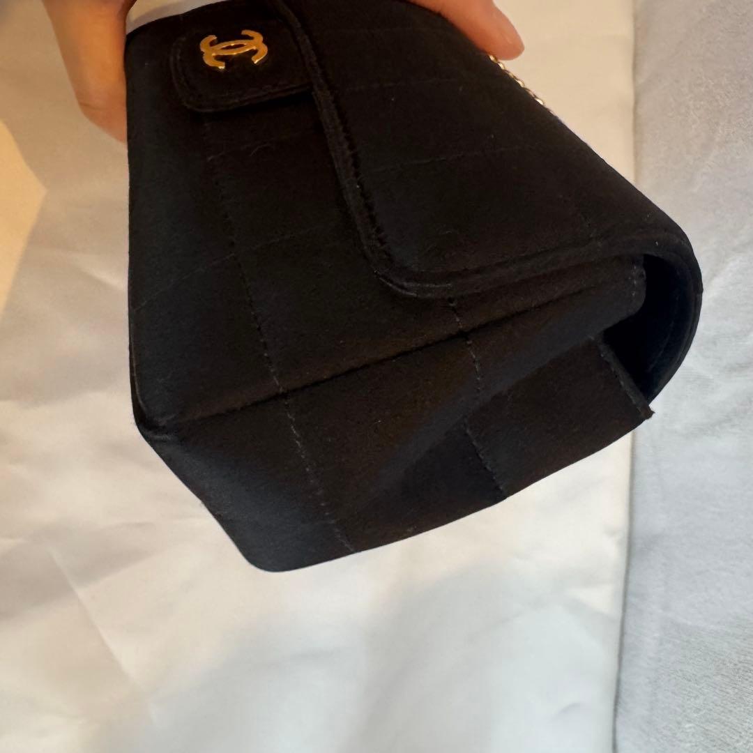 CHANEL ブラック チョコバーショルダーバッグ サテン