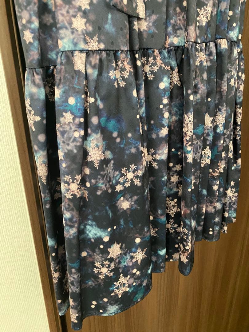 Arobe:スノー フレーク プリント ティアード ワンピース