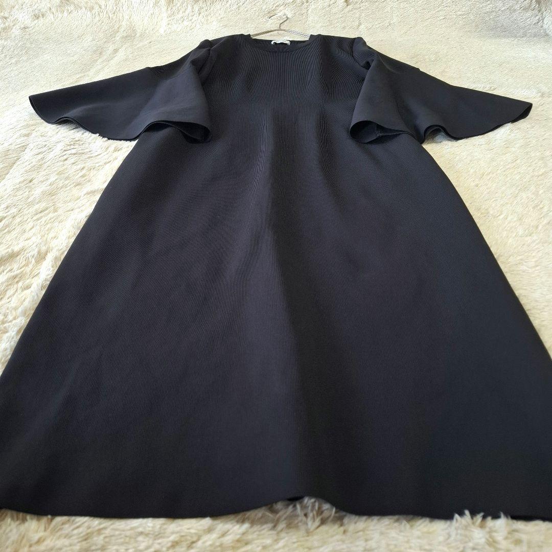 ADOREアドーア フォルムドニットワンピース フレア袖 ブラック ロング 38