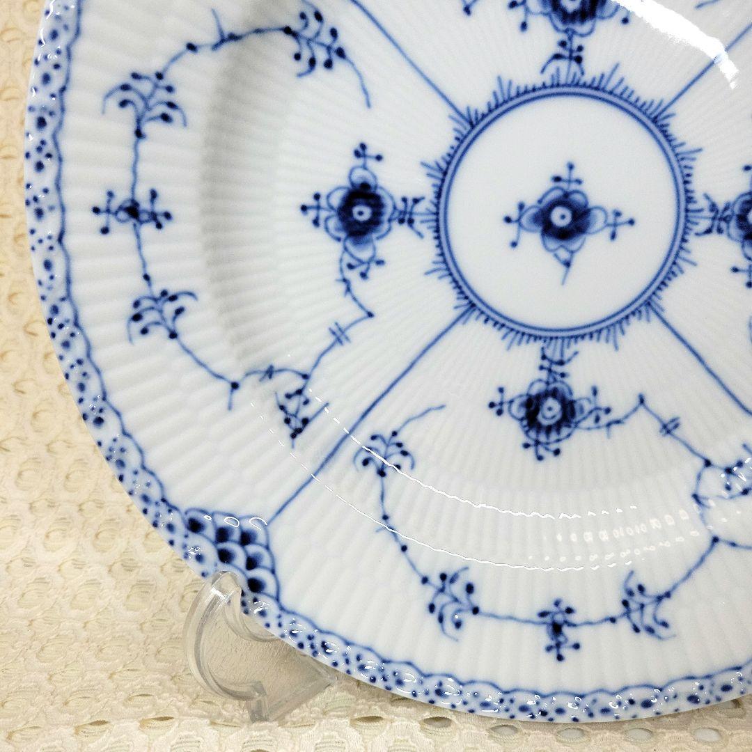 ロイヤルコペンハーゲン　ハーフレース２５センチ　プレート１枚