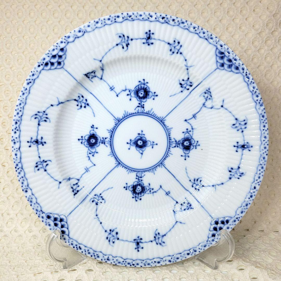 ロイヤルコペンハーゲン　ハーフレース２５センチ　プレート１枚