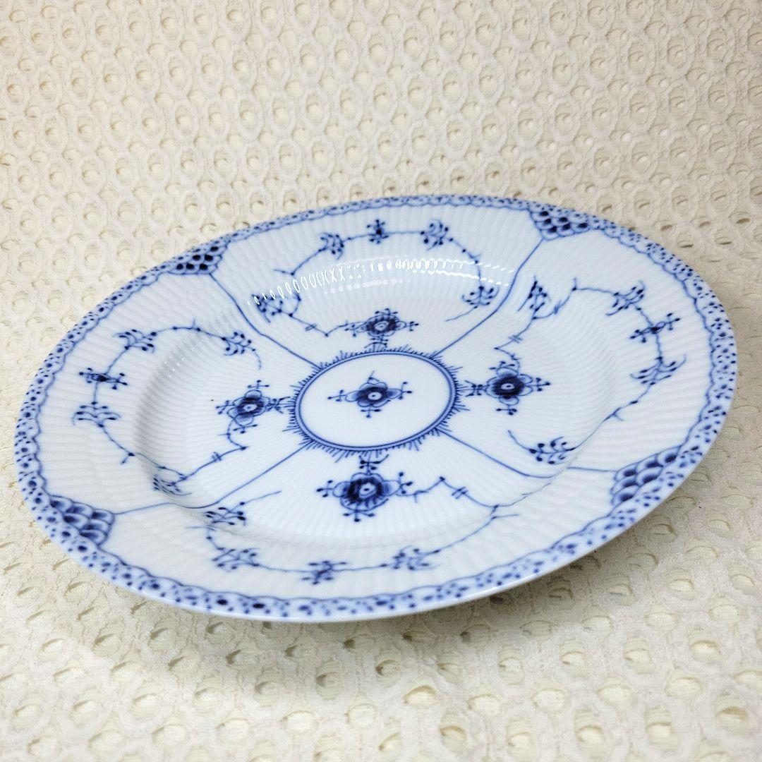 ロイヤルコペンハーゲン　ハーフレース２５センチ　プレート１枚