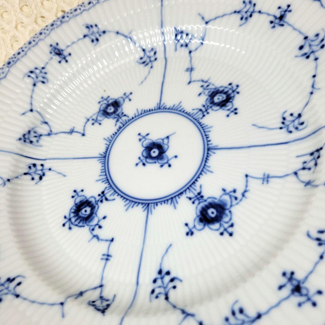 ロイヤルコペンハーゲン　ハーフレース２５センチ　プレート１枚