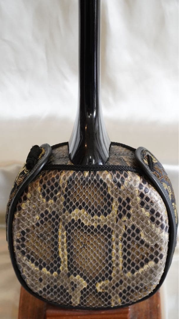 昭和の八重山黒木ウジラー與那風真壁型三線　良く響きます※大特価販売！