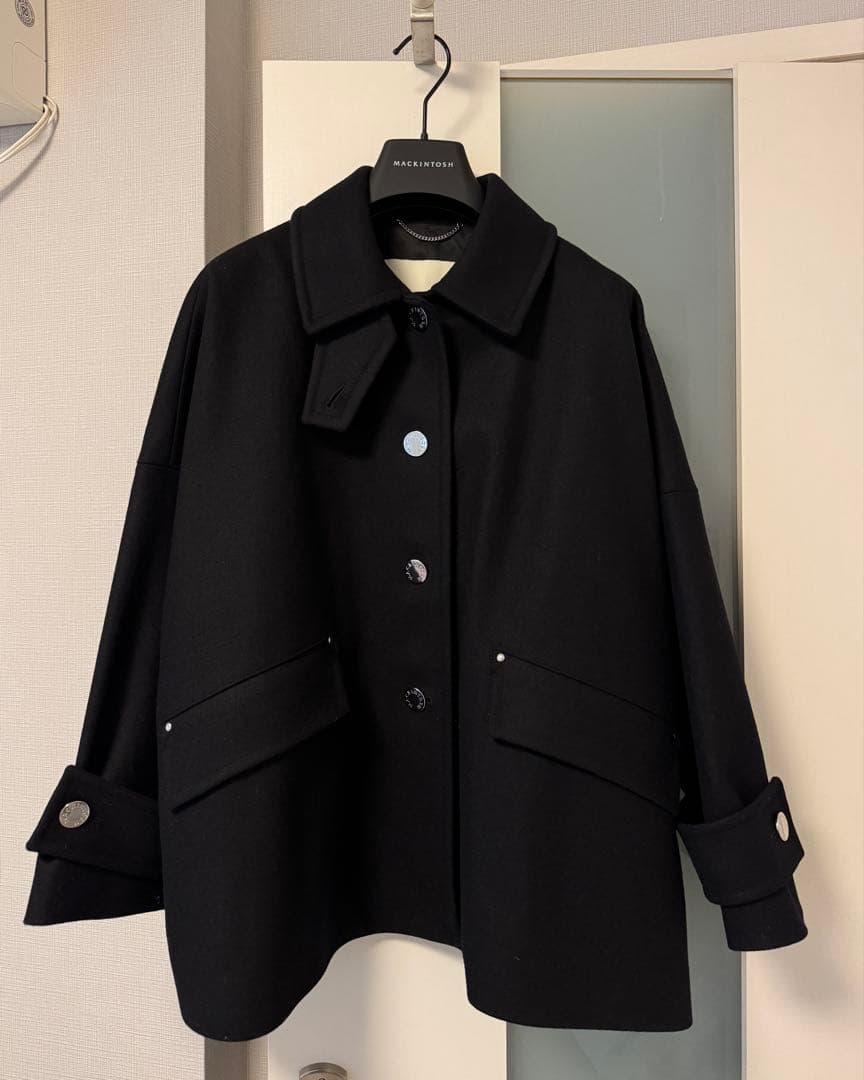 マッキントッシュ HUMBIE SHORT L BUTTON BLACK