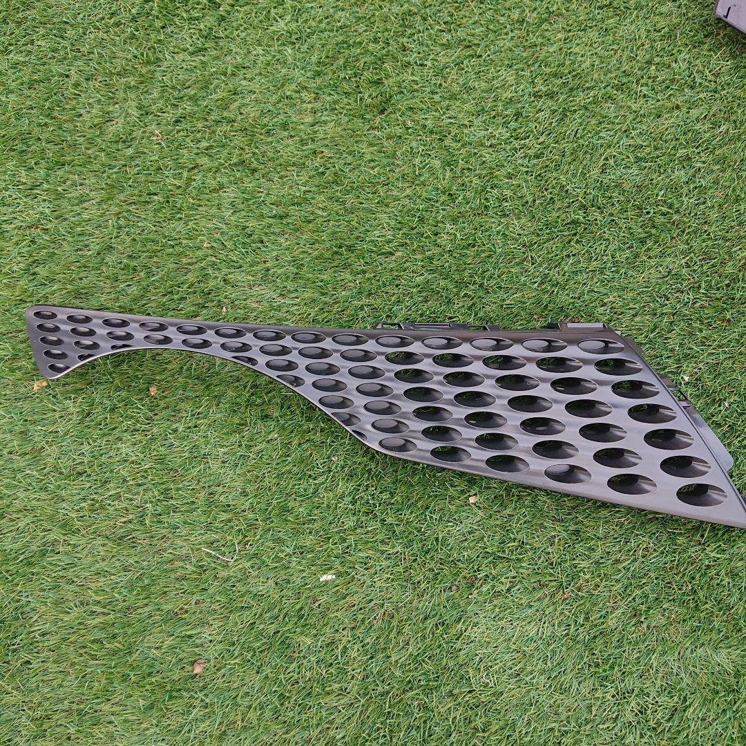 もえぴさん専用　ジューク　フロントグリル　センター・サイドグリル　前期　エンブ