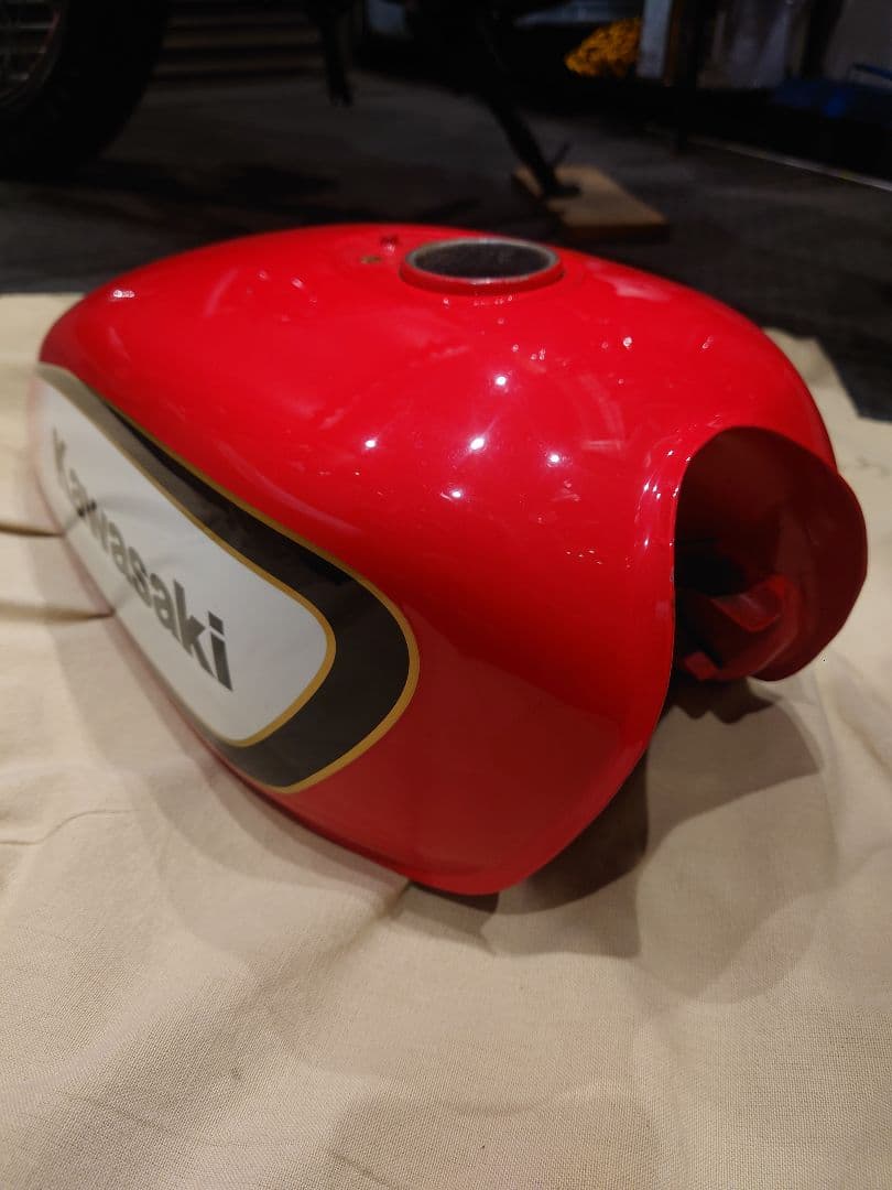 【週末限定！値下げ中】250TR タンク 赤 キャブ車