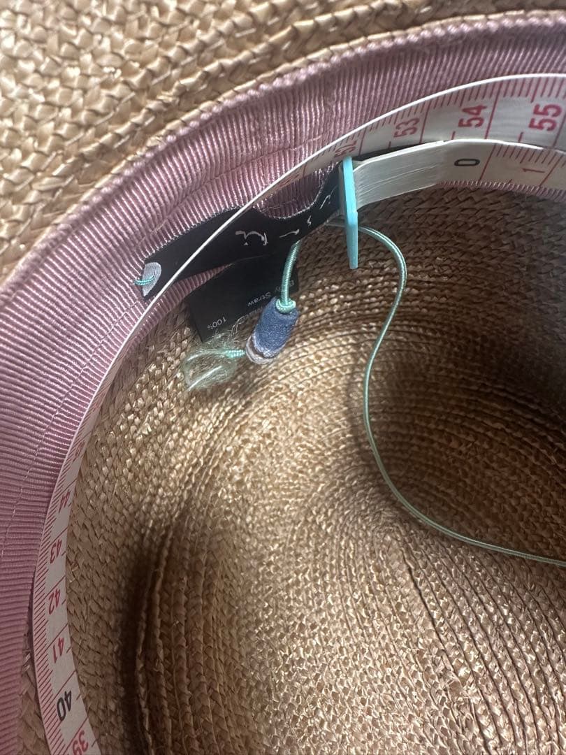 ベージュ ストロー 麦わら帽子 赤いリボン付き　chisaki チサキ