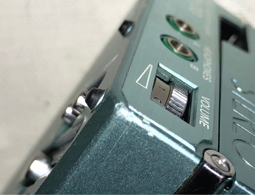 これ液漏復活？ワウフラ仕様通動くSONY WM-DDアナログガジェット、ブルーQ