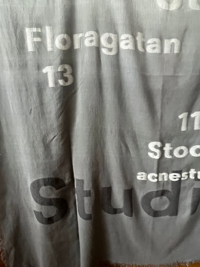 Acne Studios 大判ストール