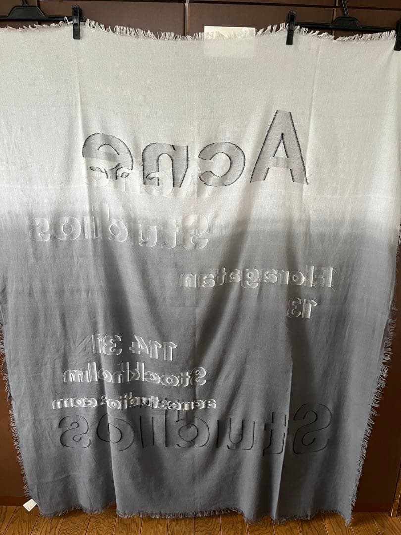 Acne Studios 大判ストール