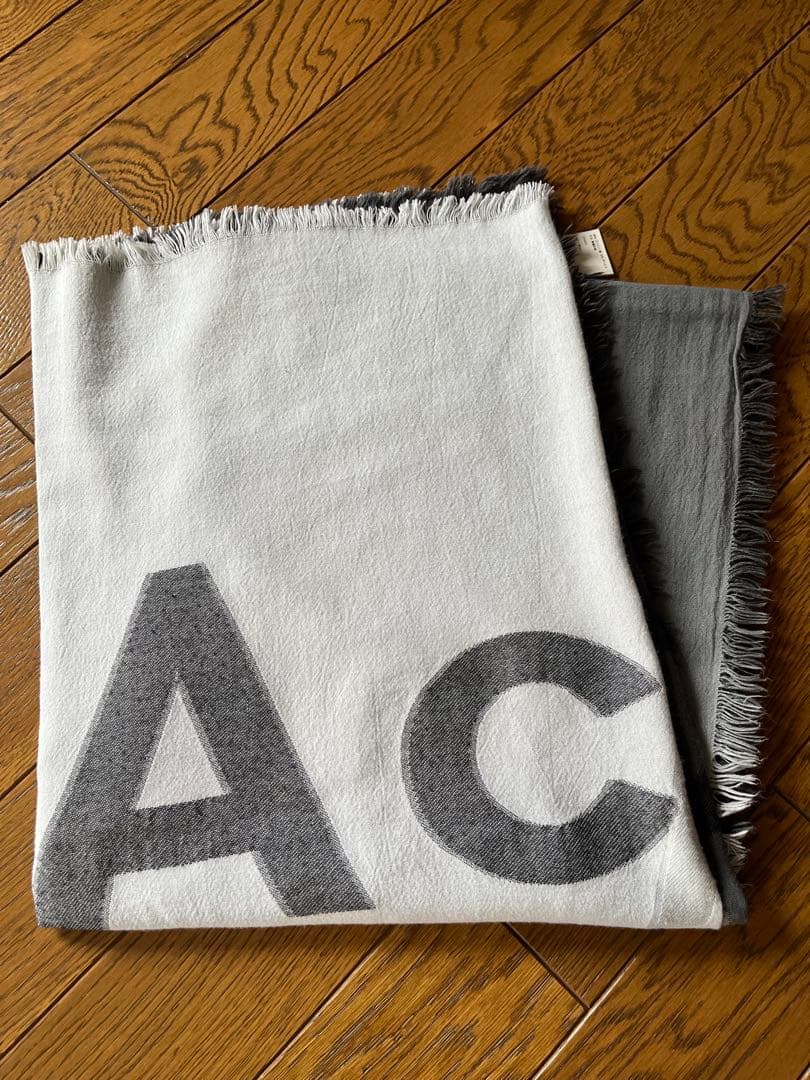 Acne Studios 大判ストール