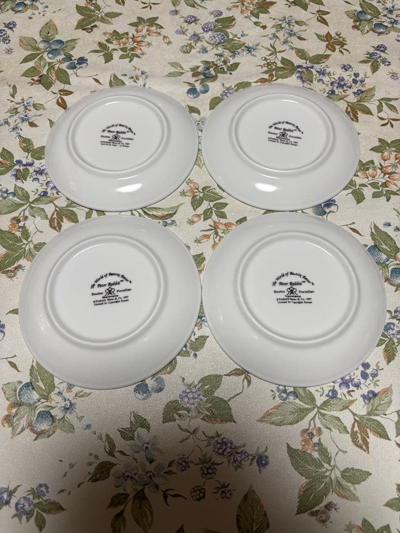 ピーターラビットティーセット　バスケット付き