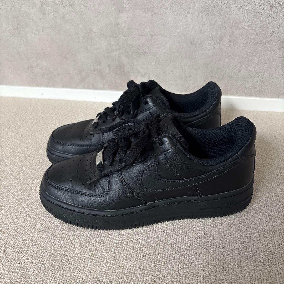 ナイキエアフォース1 ブラック 24センチ
