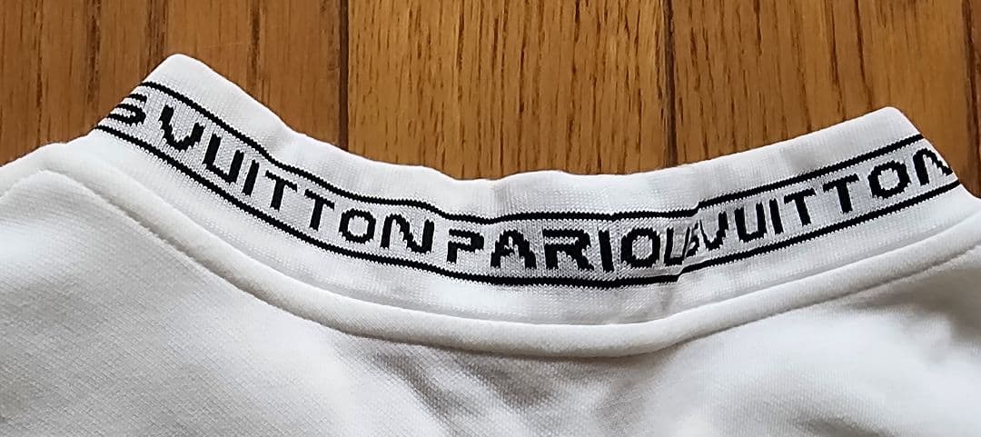 LOUIS VUITTON ロゴ入り長袖カットソー