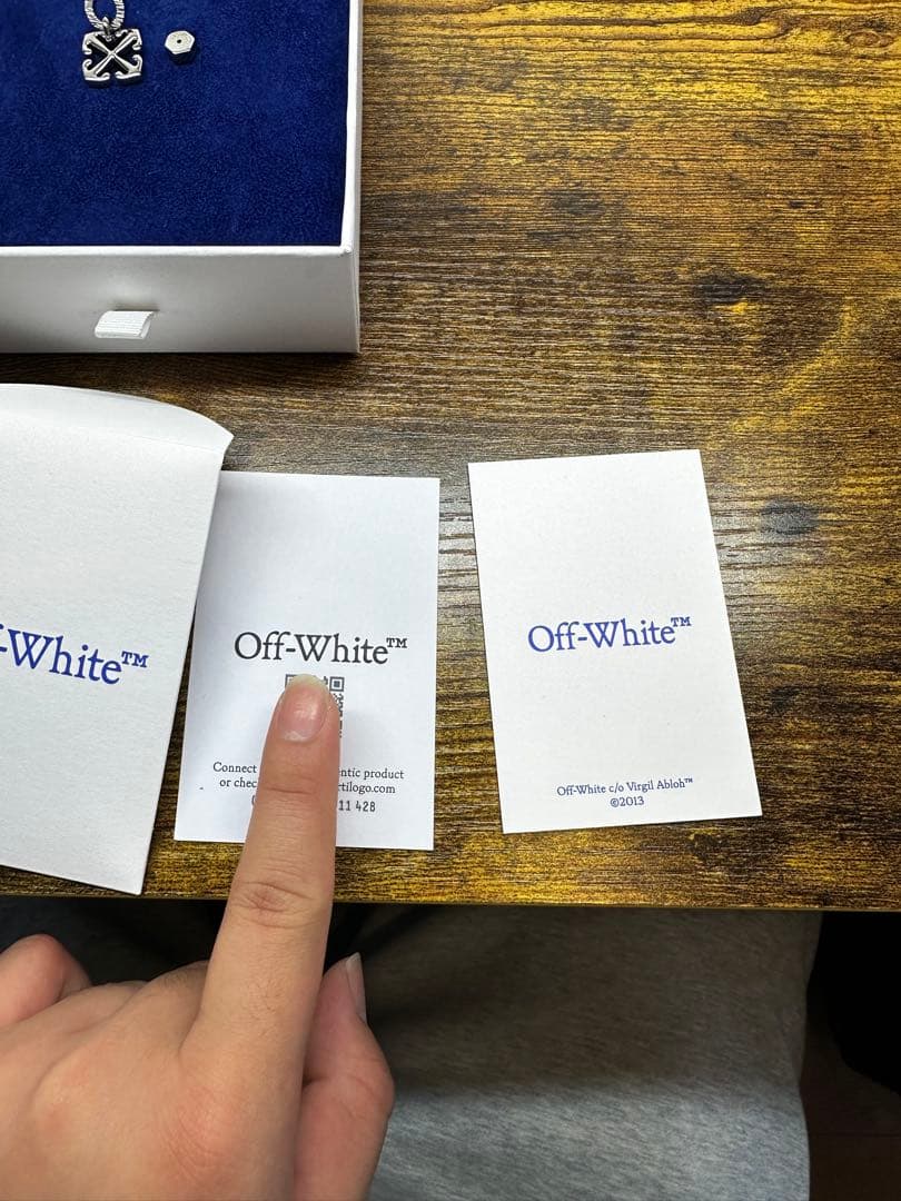 OFF WHITE クロスピアス 完品 美品