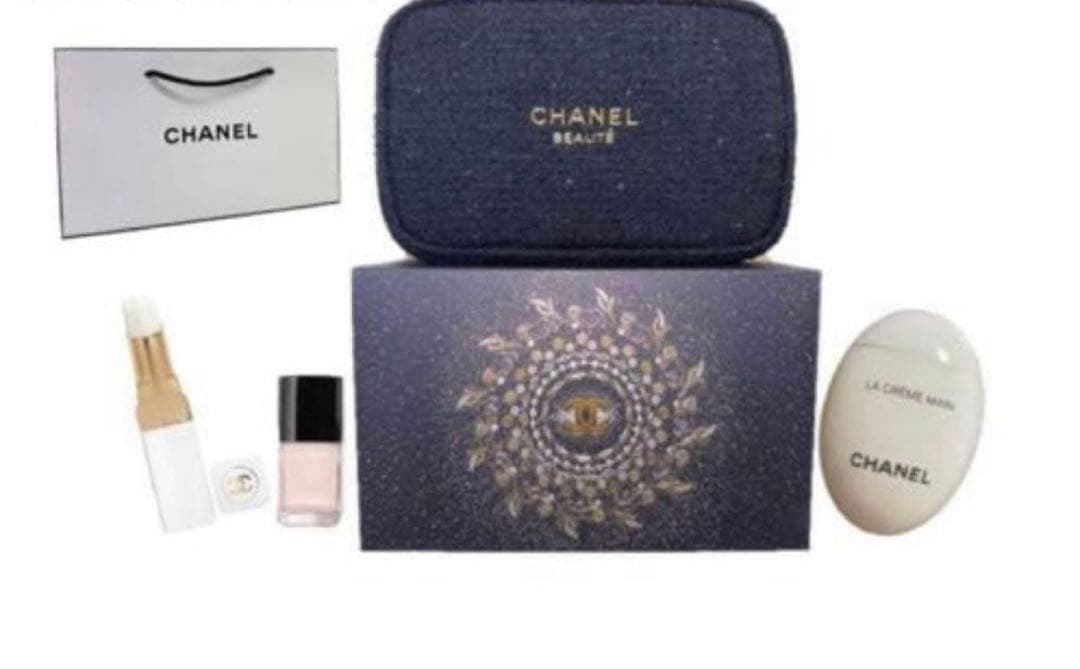 シャネル　リップアンドネイルケアセット　ホリデー　コフレ　2025 ポーチ付き